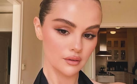 Selena Gomez deslumbra en su despedida de soltera con minivestido de perlas