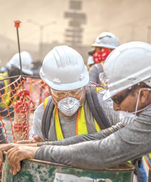 Incendios asolan 3 municipios de Baja California