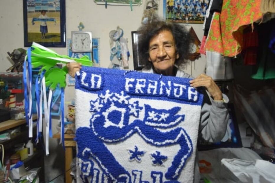 Doña Male, la abuelita más fiel al Puebla