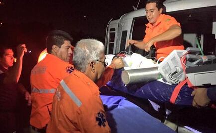 Trasladan a 3 heridas durante volcadura en la Siglo 21