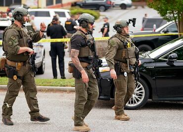 Detienen a tres por tiroteo en centro comercial de Carolina del Sur; hay 12 heridos