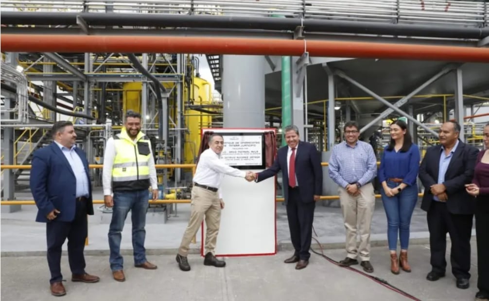 David Monreal, con Ignacio Castrejón en la operación comercial de la Minera Juanicipio. | Foto: Gobierno de Zacatecas.