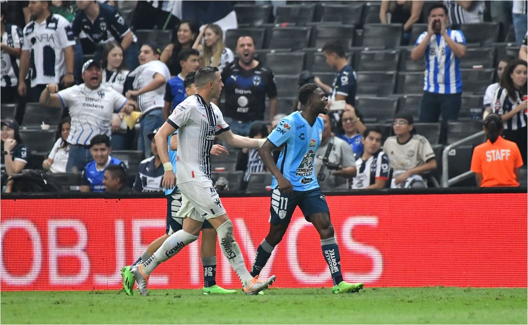 El colombiano gritando el gol en la cara de los aficionados albiazules / Foto: Imago7