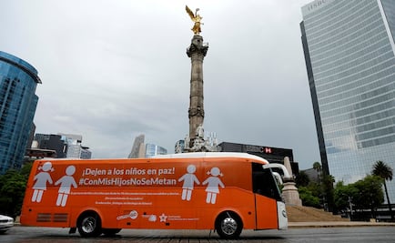 Tras falla mecánica, "Autobús de la Libertad" se estaciona en Los Pinos