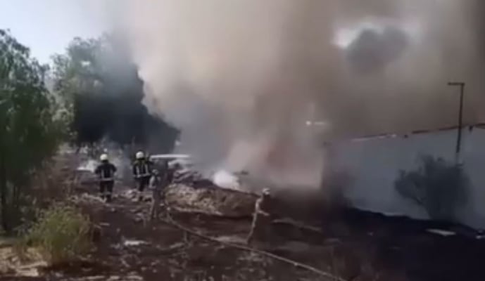 Incendio en predio con llantas provoca densa nube de humo en Huehuetoca; Bomberos controlan el fuego sin reporte de heridos