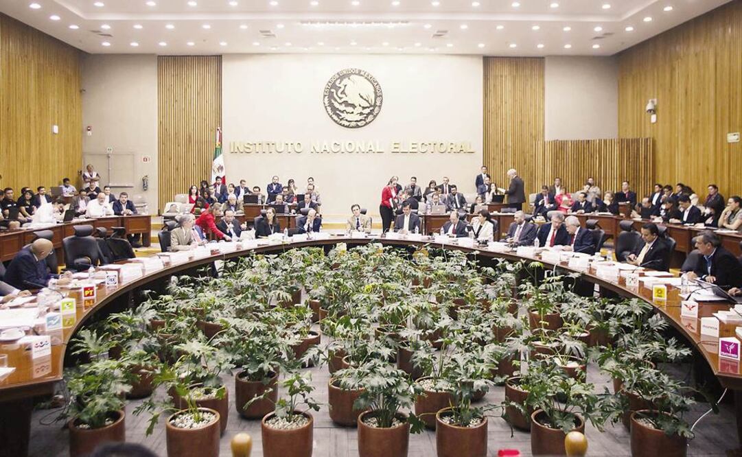 Dictaminará INE pérdida de registro de PT y PH