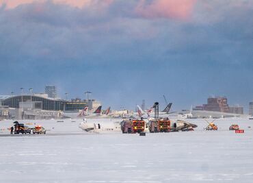 Autoridades de Canadá realizan entrevistas para averiguar causa del accidente aéreo en Toronto; cajas negras ya son analizadas