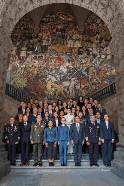 La presidenta Claudia Sheinbaum con gobernadores en Palacio Nacional este martes 2 de septiembre de 2025. Foto: Presidencia