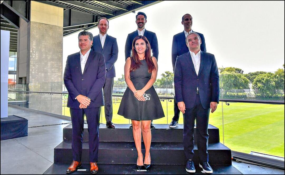 Gilberto Hernández, Secretario General; Yon de Luisa, nuevo presidente de la FMF; Guillermo Cantú, Director General; Luis Palma, Director General de administración y finanzas; Beatriz Ramos, Directora de comunicación e imagen; Diego Suinaga