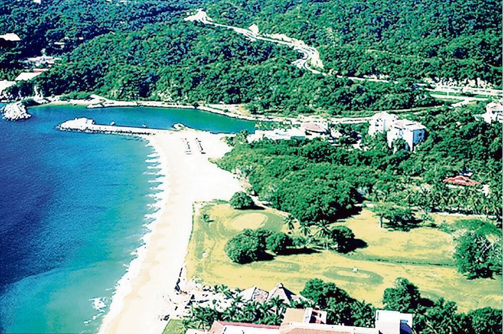 Protección ambiental. Destinos como Tulum, Huatulco, Ixtapa y Loreto aún no han completado su desarrollo y lo pueden hacer bajo un esquema de cuidado al medio ambiente, asegura la Sectur. (ARCHIVO. EL UNIVERSAL)