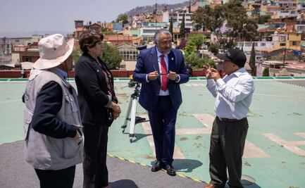Así disfrutaron del eclipse Delfina Gómez y Horacio Duarte desde el Palacio de Gobierno