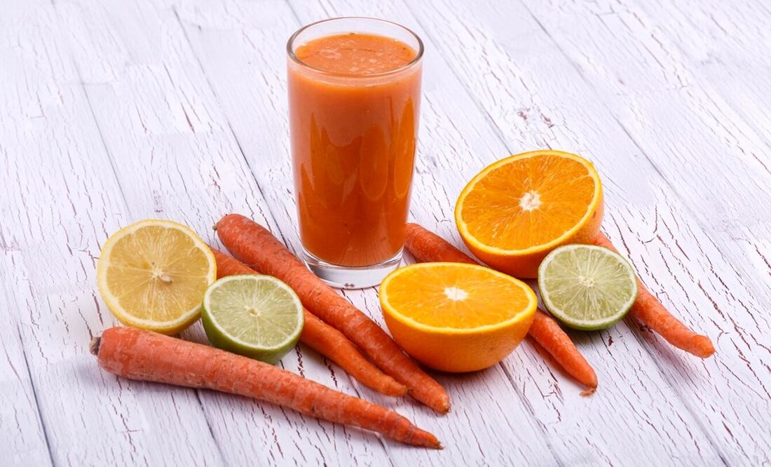 Jugo de naranja con zanahoria. Foto: Freepik