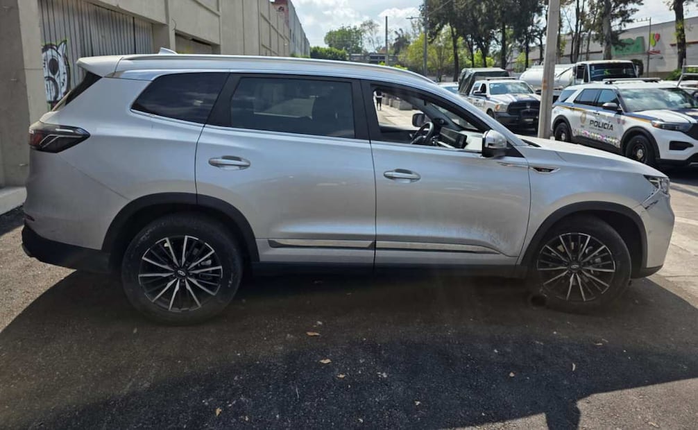 Detienen a dos presuntos responsables del homicidio de adulta mayor en Iztapalapa.
Foto: Especial.