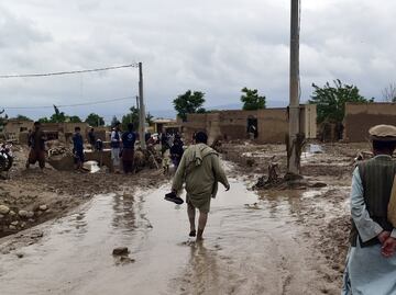 Inundaciones en Afganistán dejan al menos 300 muertos, reporta Naciones Unidas
