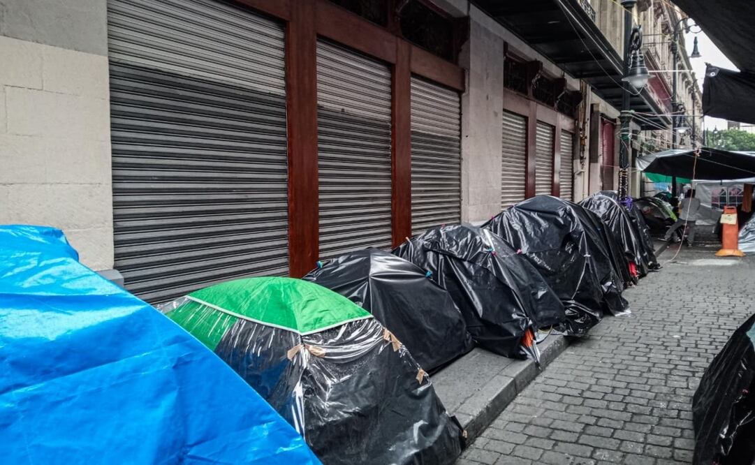 Comerciantes del Centro Histórico de la CDMX denuncian pérdidas; exigen liberar bloqueos de la CNTE. Foto: Gabriel Pano