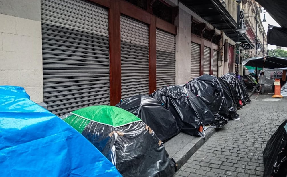 Comerciantes del Centro Histórico de la CDMX denuncian pérdidas; exigen liberar bloqueos de la CNTE. Foto: Gabriel Pano