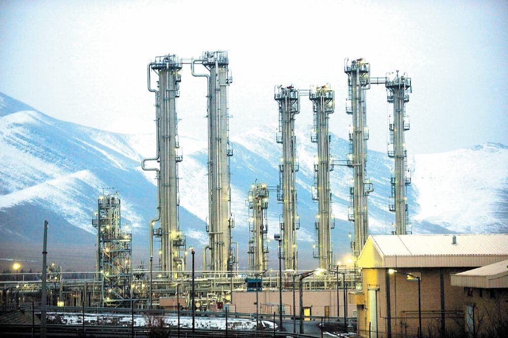 El reactor de agua pesada de la ciudad iraní de Arak. El régimen anunció que está por superar el límite permitido de almacenamiento de uranio. Foto: ARCHIVO. EFE