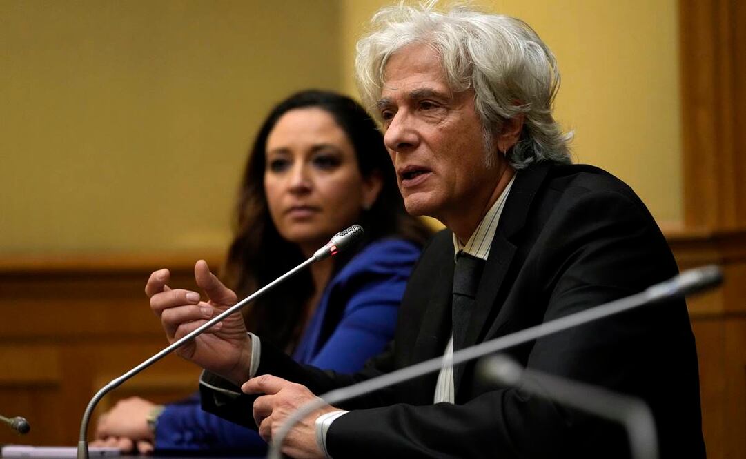 Pietro Orlandi, hermano de la adolescente desaparecida, y su abogada. Foto: AP