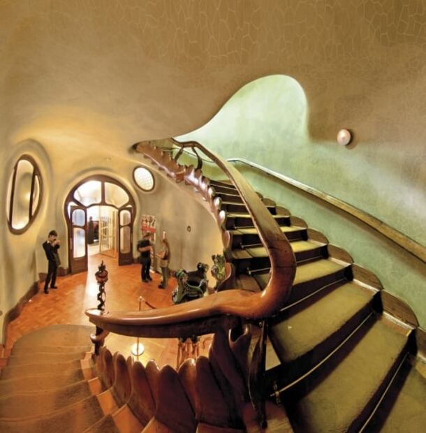 En Barcelona, conoce la fantástica Casa Batlló, diseñada por Gaudí