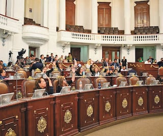 Valentina Batres no tiene otra oficina a dónde ir: Ávila