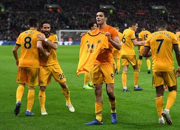 Aficionado de los Wolves le compone canción a Jiménez