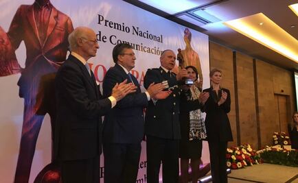 Otorgan premio a Sedena por su lealtad a México