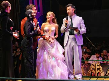 Glinda y Elphaba hechizan al público mexicano