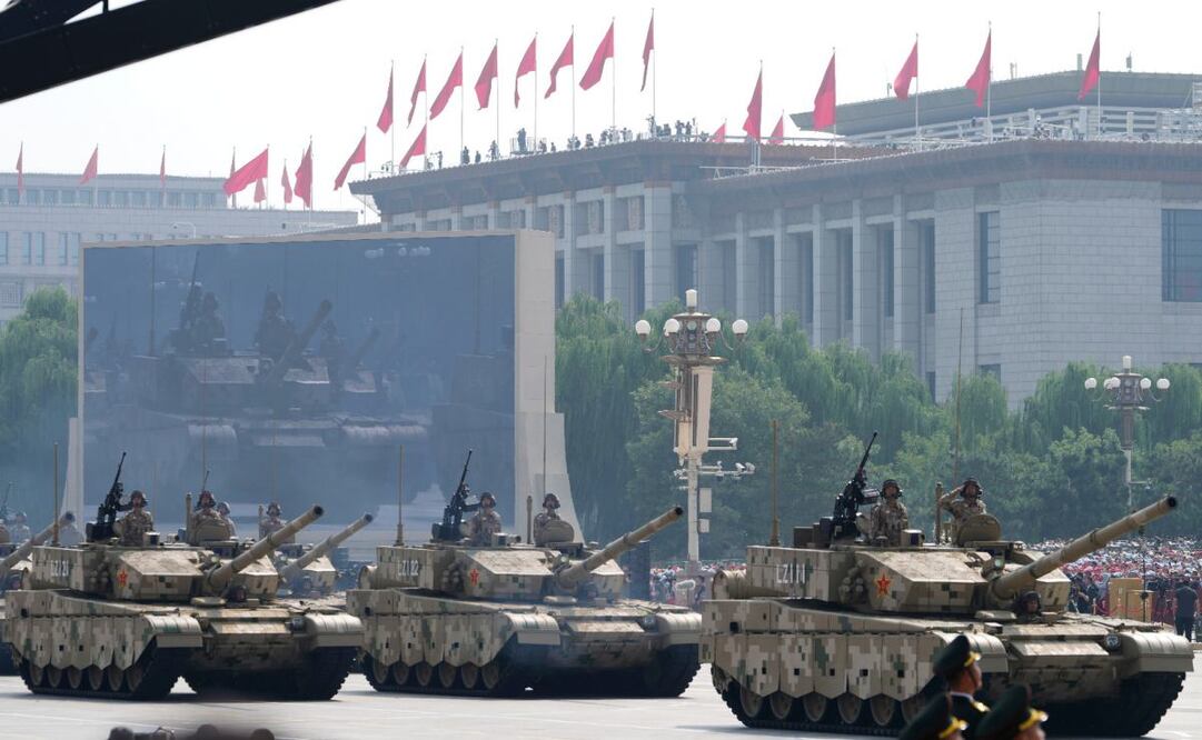 China exhibe nuevas armas en el desfile militar por el 80 aniversario del fin de la Segunda Guerra Mundial. (02/09/25) Foto: AP