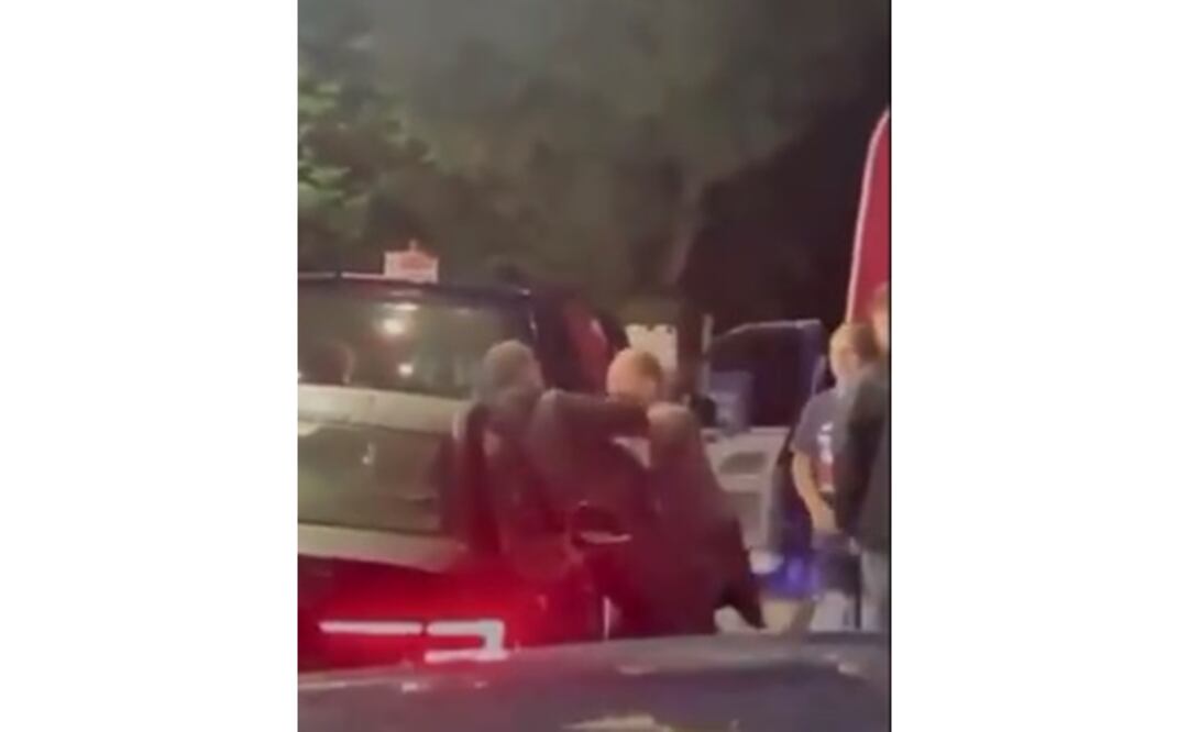 El gobierno tuvo que pedir al ejército preparase a ayudar a paliar la falta de transportistas.   Foto: Tomada del video