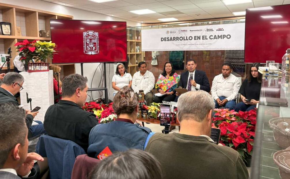 El gobernador constitucional de Puebla, Alejandro Armenta, en conferencia de prensa desde la Ciudad de México este miércoles 19 de noviembre de 2025. Foto: Sharon Mercado/ EL UNIVERSAL