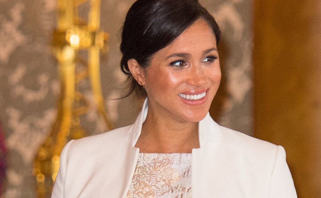 La duquesa de Sussex lució increíble con este atuendo en brocado. Fotos: Reuters /AFP