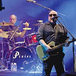 Pixies actúa para fans de ayer y de hoy