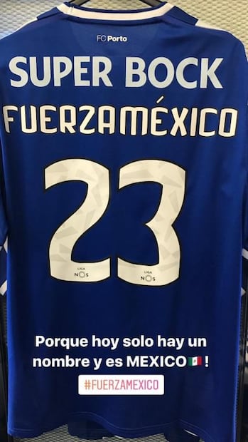 Mexicanos del Porto usan "Fuerza México" en playera