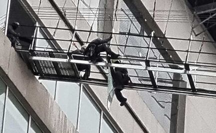 Lluvia y viento dañan estructura de puente colgante de cristal en Puebla