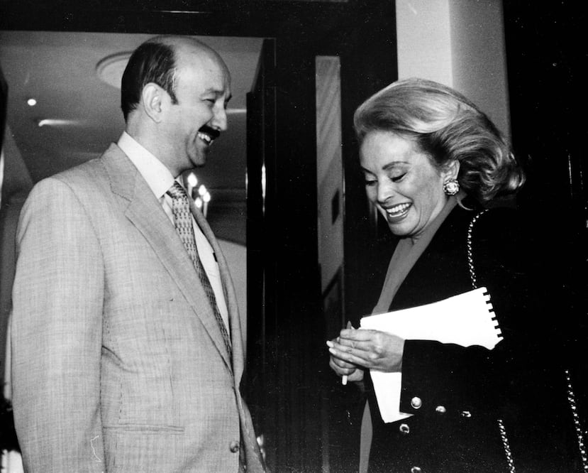 Elba Esther Gordillo con el ex presidente Carlos Salinas de Gortari (ARCHIVO. EL UNIVERSAL)