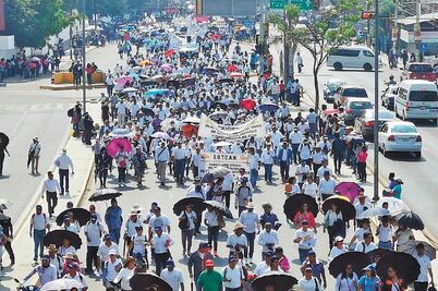 CNTE retoma control de plazas en Oaxaca