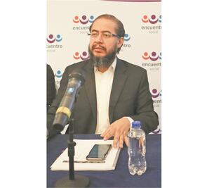 Elige PES a Hugo Eric Flores como presidente