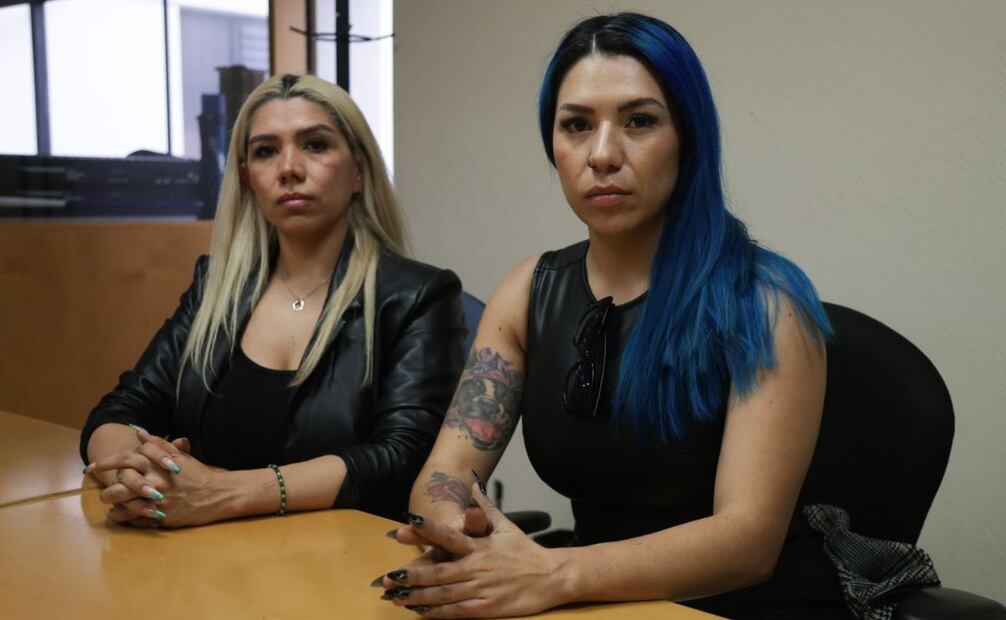 Itzuri Tirado y Aline Tirado, hermanas de Raúl Tirado, quien lleva preso desde 2021 por la fabricación de un delito. | FOTO: CARLOS MEJIA/EL UNIVERSAL.