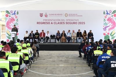 ¡Todo listo! 15 mil policías vigilarán el regreso a clases este lunes 1 de septiembre en CDMX; Brugada desea éxito a estudiantes