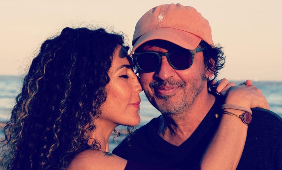 Vica Andrade y Memo del Bosque comenzaron su relación después de que él se separara de Mónica. Ambos han aclarado que su relación comenzó cuando ya no había nada entre Memo y Mónica.