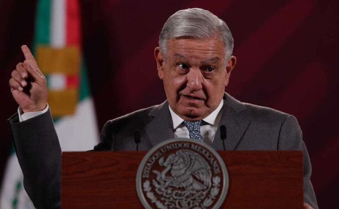 López Obrador omitió sus respuestas al ser cuestionado por dos reporteras, de El Financiero y Radio Fórmula. Foto: Diego Simón Sánchez / EL UNIVERSAL 