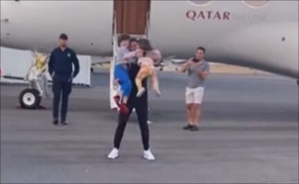 Checo Pérez tuvo un emotivo recibimiento de sus hijos tras el GP de Japón