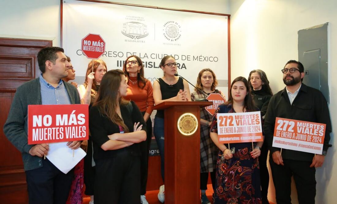 Diputados locales de Movimiento Ciudadano presentaron una iniciativa para eliminar la licencia de conducir permanente (12/11/2024). Foto: X @MovCiudadanoCMX