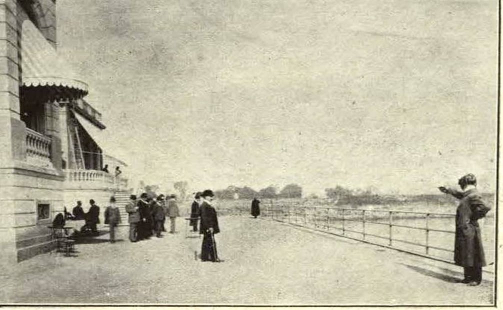 Fotografía de un campeonato de tiro de exhibición de duelo en Chapultepec, en 1908. Col. Carlos Villasana.