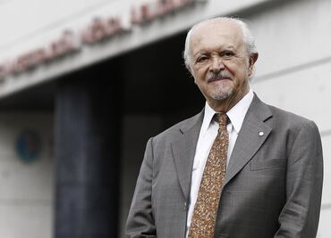 El Nobel Mario Molina llama a dejar de usar combustibles fósiles