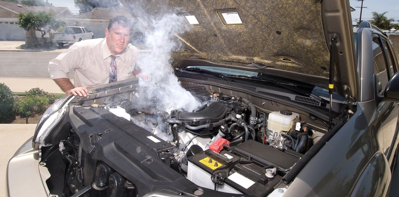 Echar agua al motor no es la mejor solución (Crédito: Especial)