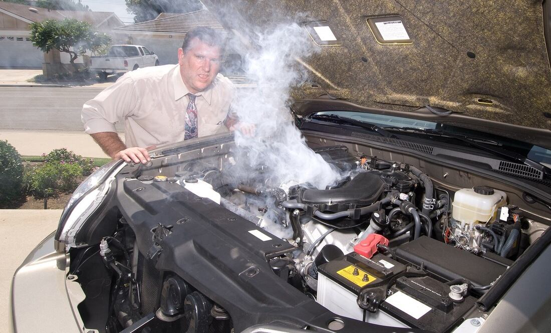 Echar agua al motor no es la mejor solución (Crédito: Especial)