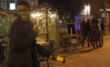 "Última noche de libertad": miles de franceses se preparan para el nuevo toque de queda por el Covid
