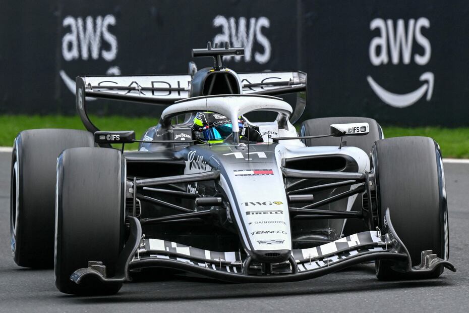 Sergio Pérez con Cadillac, durante la carrera del Gran Premio de Australia - Foto: AFP