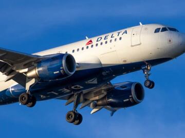 VIDEO: Avión de Delta maniobra bruscamente para evitar colisión con bombardero en Dakota del Norte; "esto no es normal"